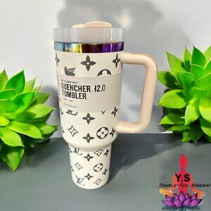 **** BEIGE LV PRINT 40oz STAINLESS STEEL THE QUENCHER H2o**** straw & box incl.